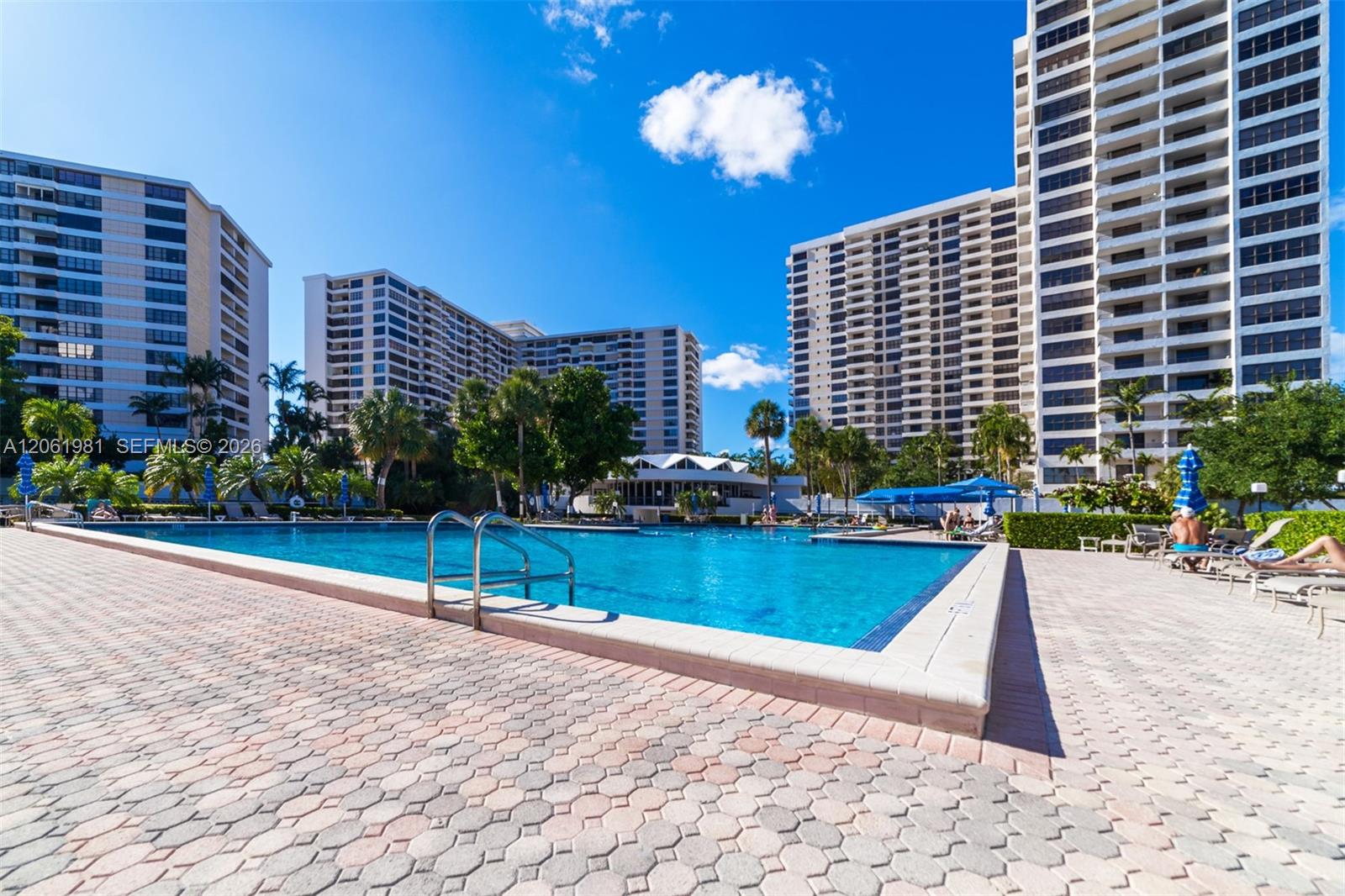 Photo of 2500 Parkview Dr #1117, Hallandale Beach, Florida, 33009 - Community Pool