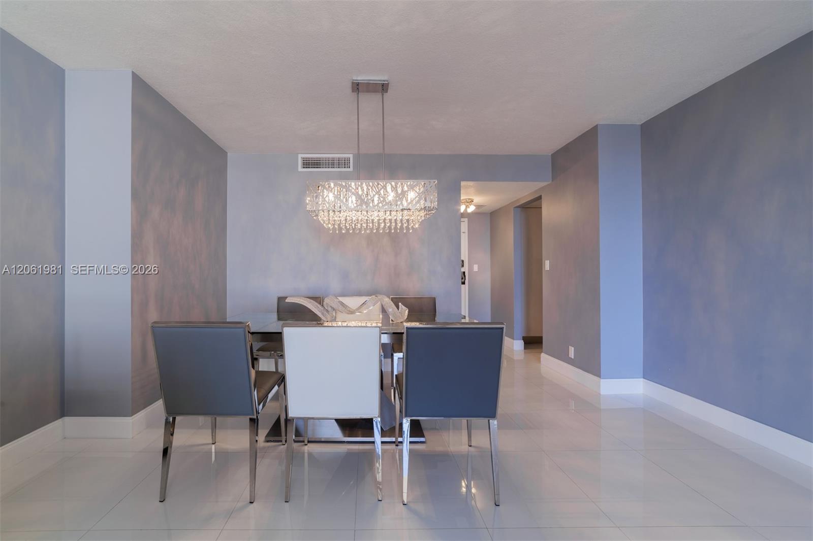 Photo of 2500 Parkview Dr #1117, Hallandale Beach, Florida, 33009 - Dining area