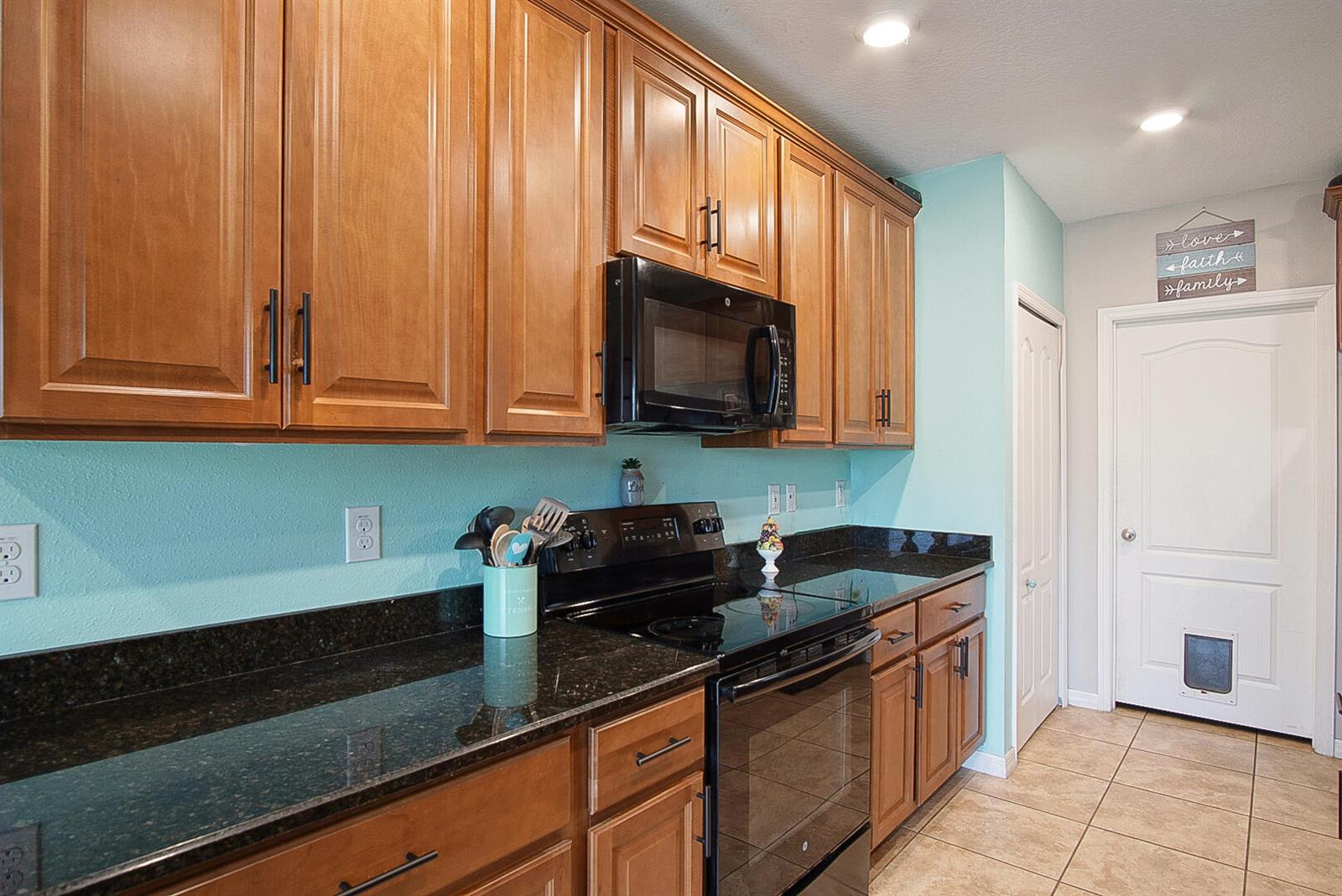 Ver detalles 2109 3 / 2 1600 sq. ft. $ 2026-07-30 0 foto