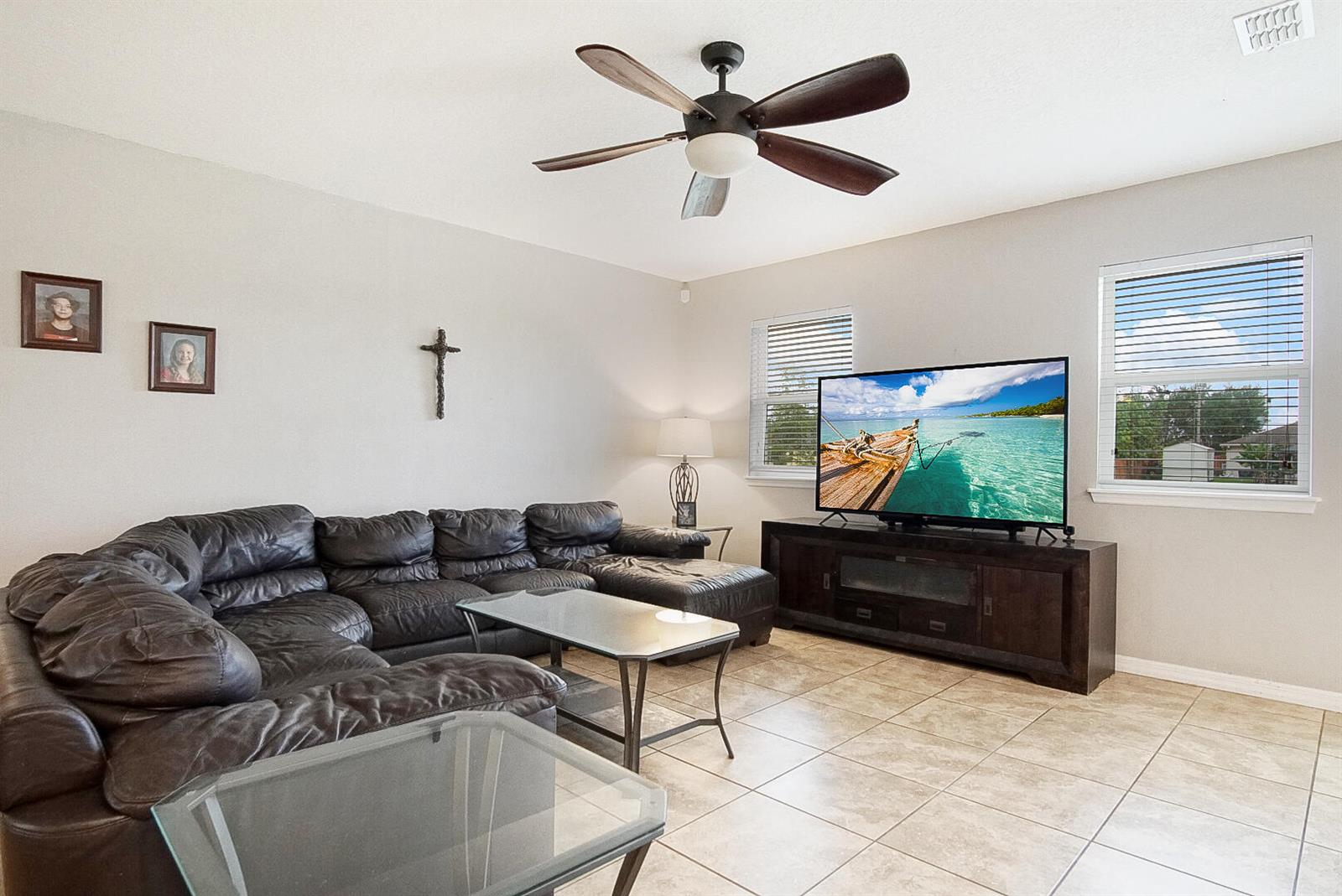 Ver detalles 2109 3 / 2 1600 sq. ft. $ 2026-07-30 0 foto