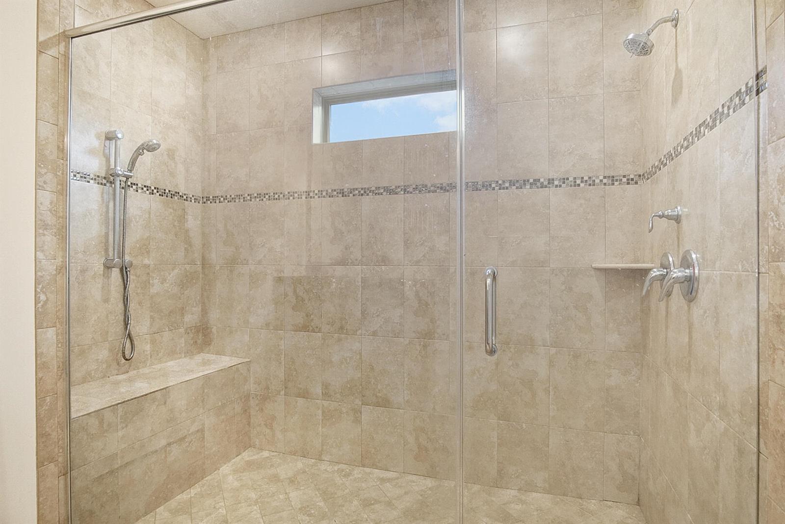 Ver detalles 2109 3 / 2 1600 sq. ft. $ 2026-07-30 0 foto