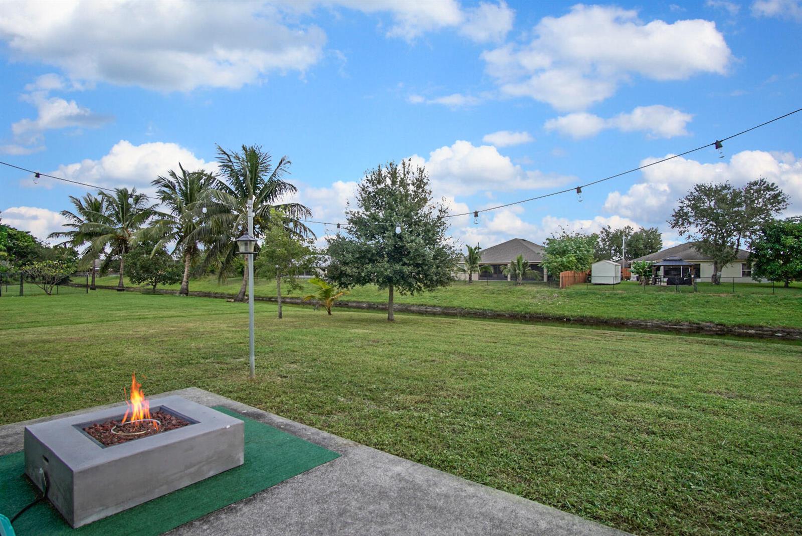 Ver detalles 2109 3 / 2 1600 sq. ft. $ 2026-07-30 0 foto