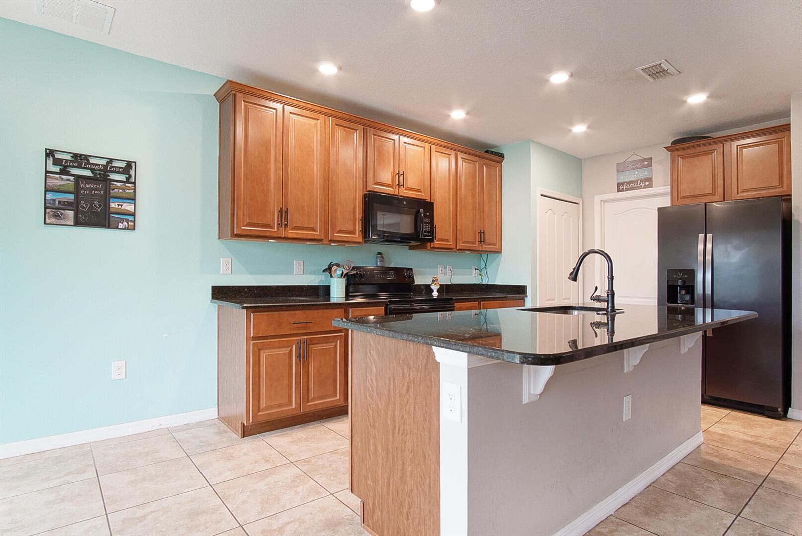 Ver detalles 2109 3 / 2 1600 sq. ft. $ 2026-07-30 0 foto
