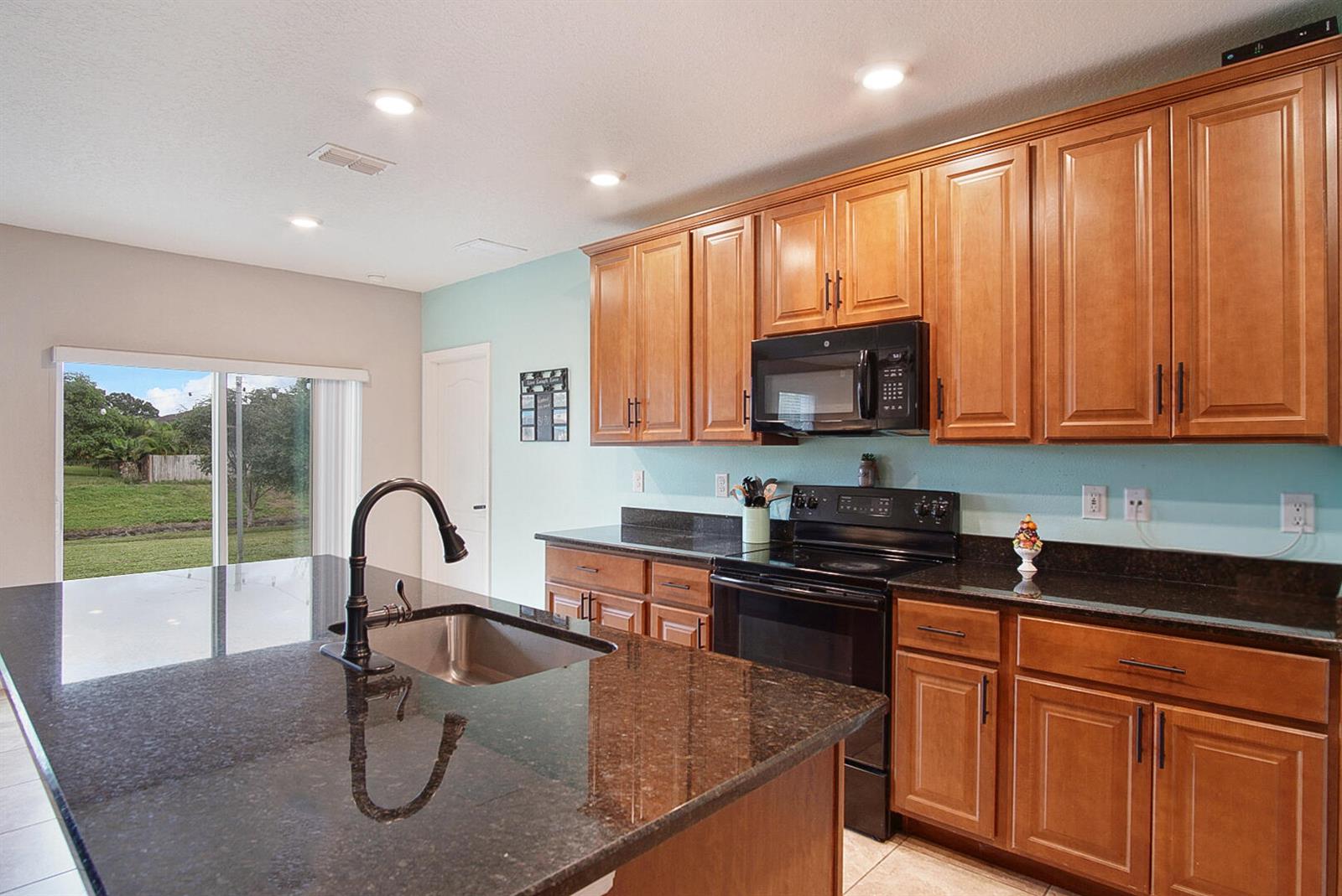 Ver detalles 2109 3 / 2 1600 sq. ft. $ 2026-07-30 0 foto