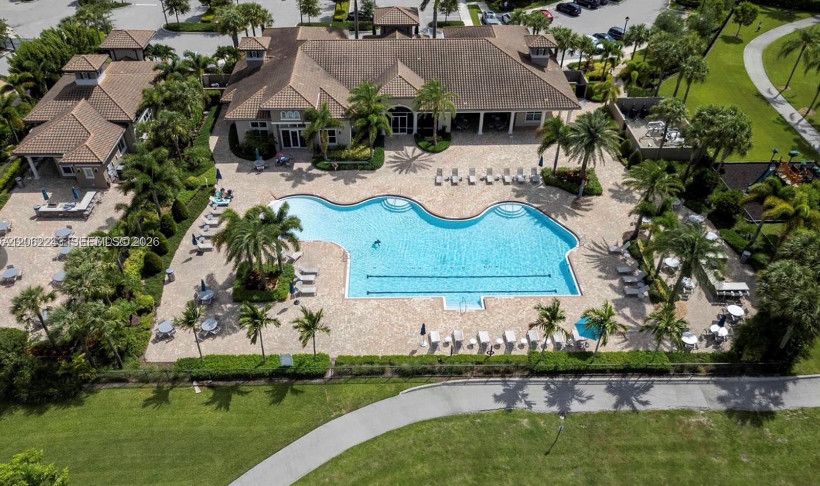 1240 3 / 3 1421 sq. ft. $ 2026-07-30 0 Photo