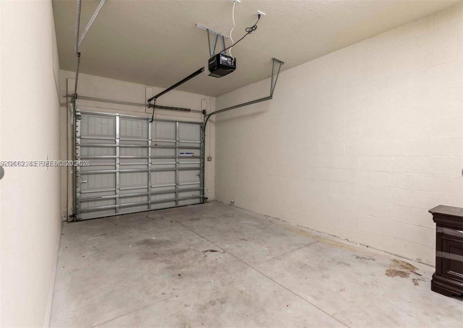 1240 3 / 3 1421 sq. ft. $ 2026-07-30 0 Photo