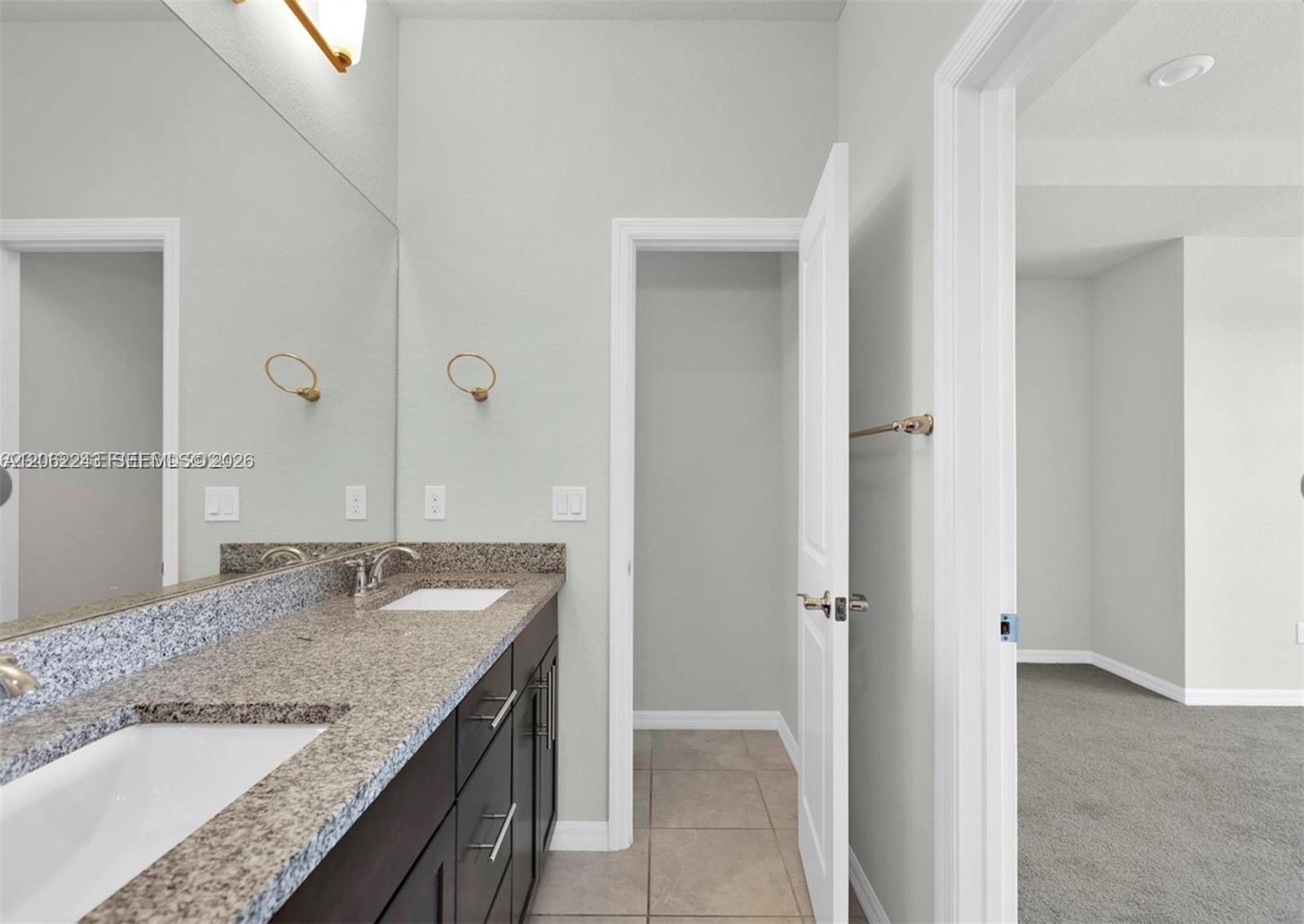 1240 3 / 3 1421 sq. ft. $ 2026-07-30 0 Photo