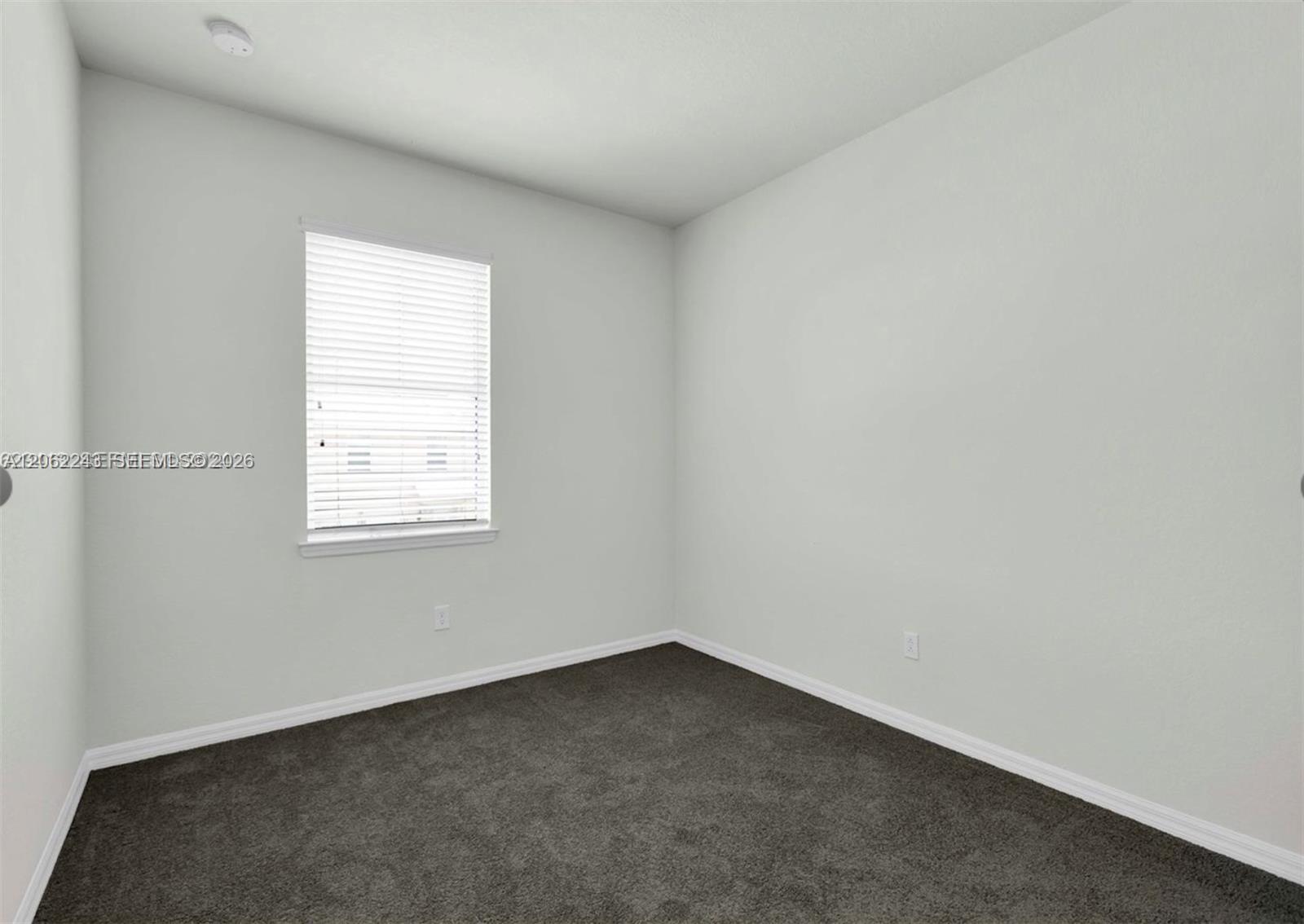 1240 3 / 3 1421 sq. ft. $ 2026-07-30 0 Photo