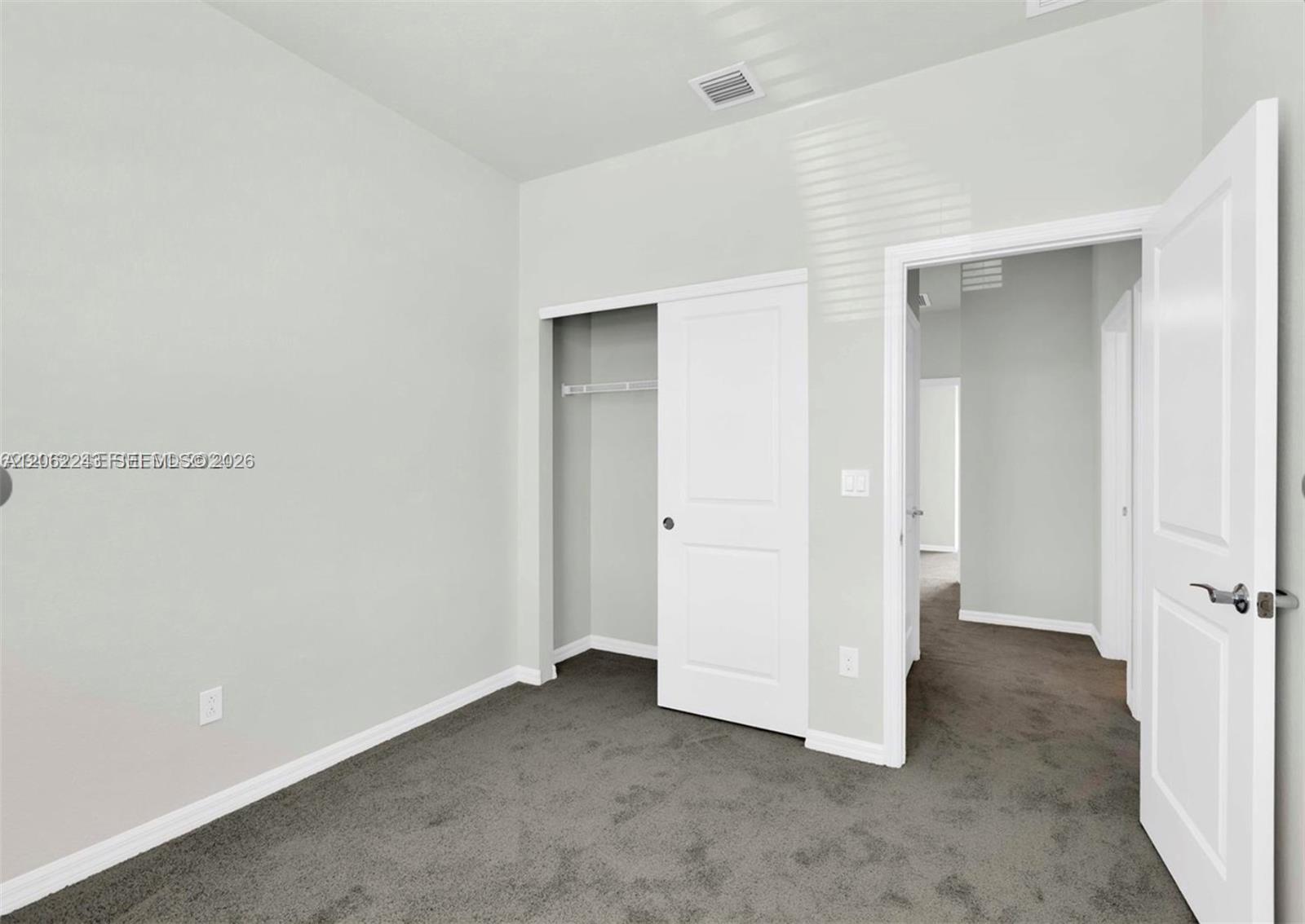 1240 3 / 3 1421 sq. ft. $ 2026-07-30 0 Photo