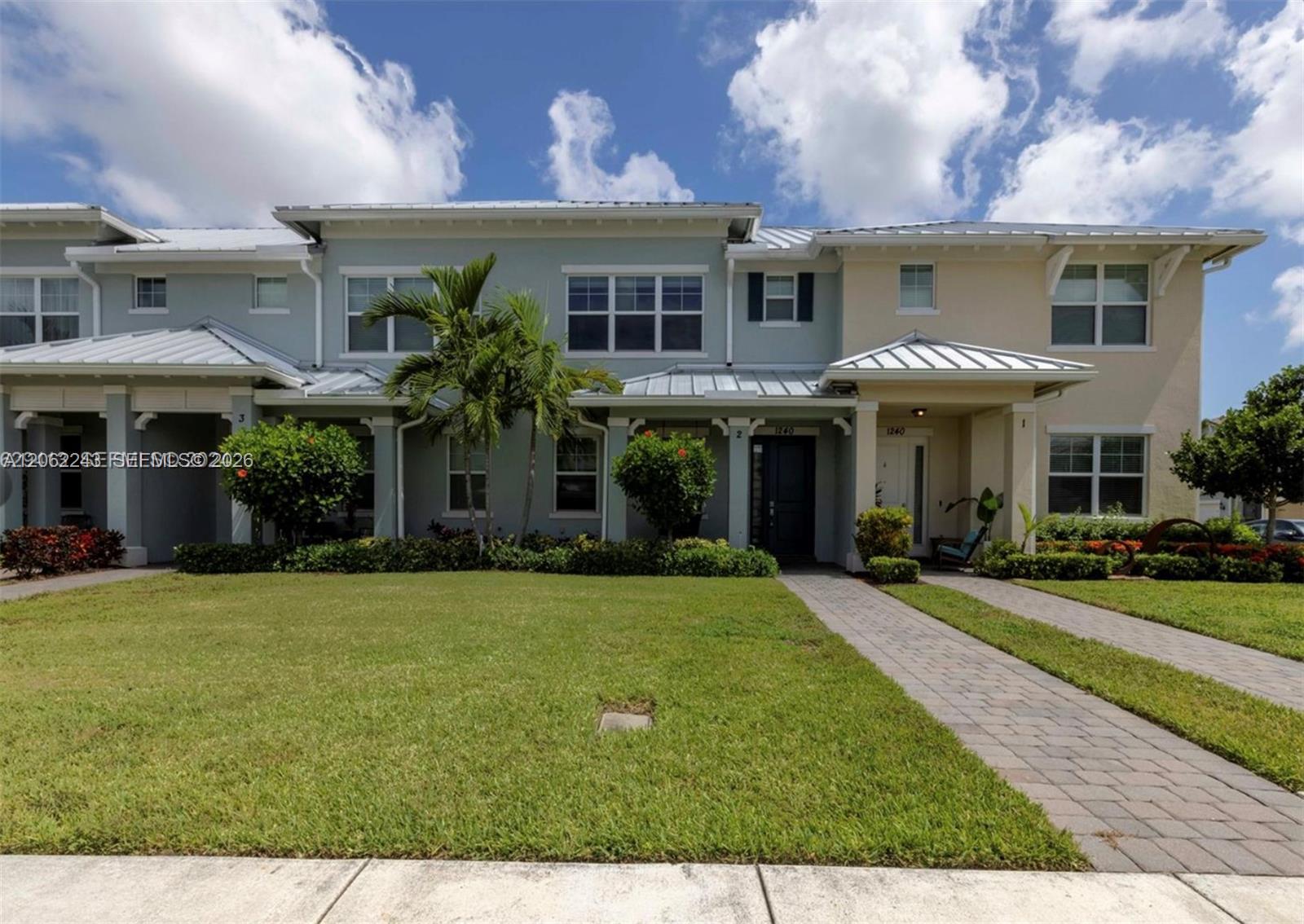 1240 3 / 3 1421 sq. ft. $ 2026-07-30 0 Photo