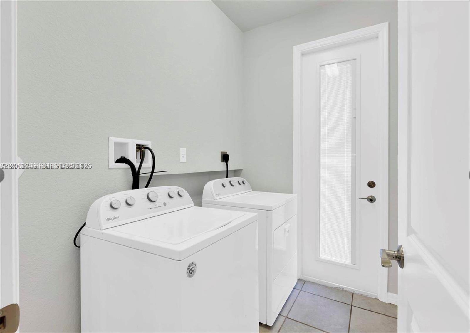 1240 3 / 3 1421 sq. ft. $ 2026-07-30 0 Photo