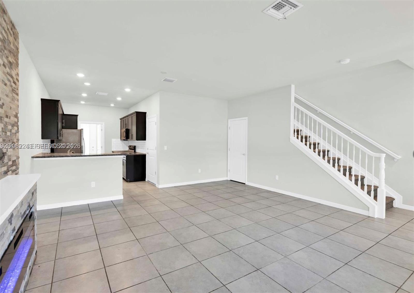 1240 3 / 3 1421 sq. ft. $ 2026-07-30 0 Photo