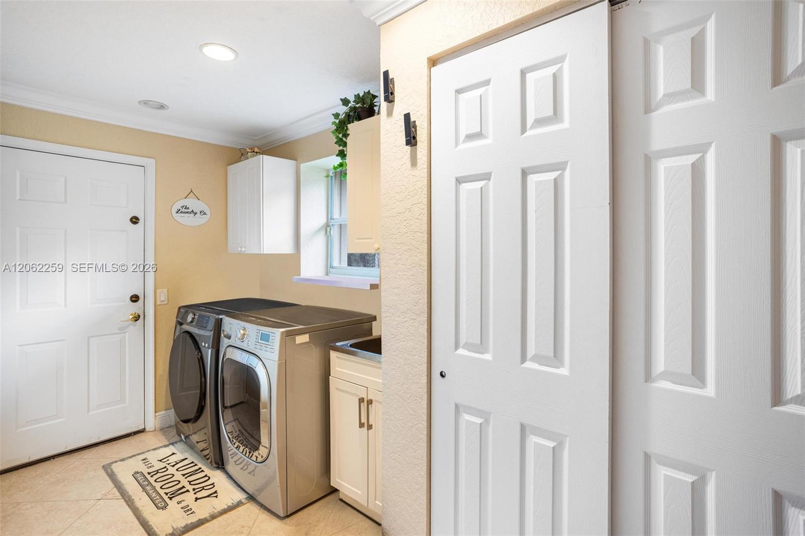 904 6 / 5 4027 sq. ft. $ 2026-07-30 0 foto