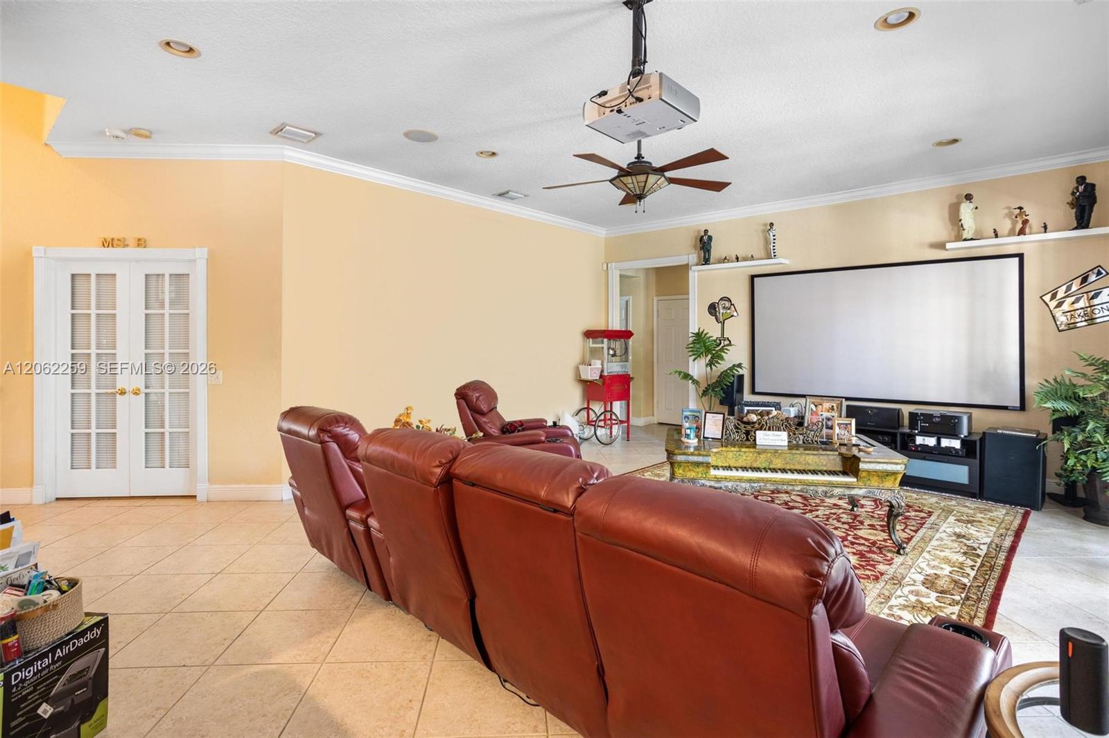904 6 / 5 4027 sq. ft. $ 2026-07-30 0 foto