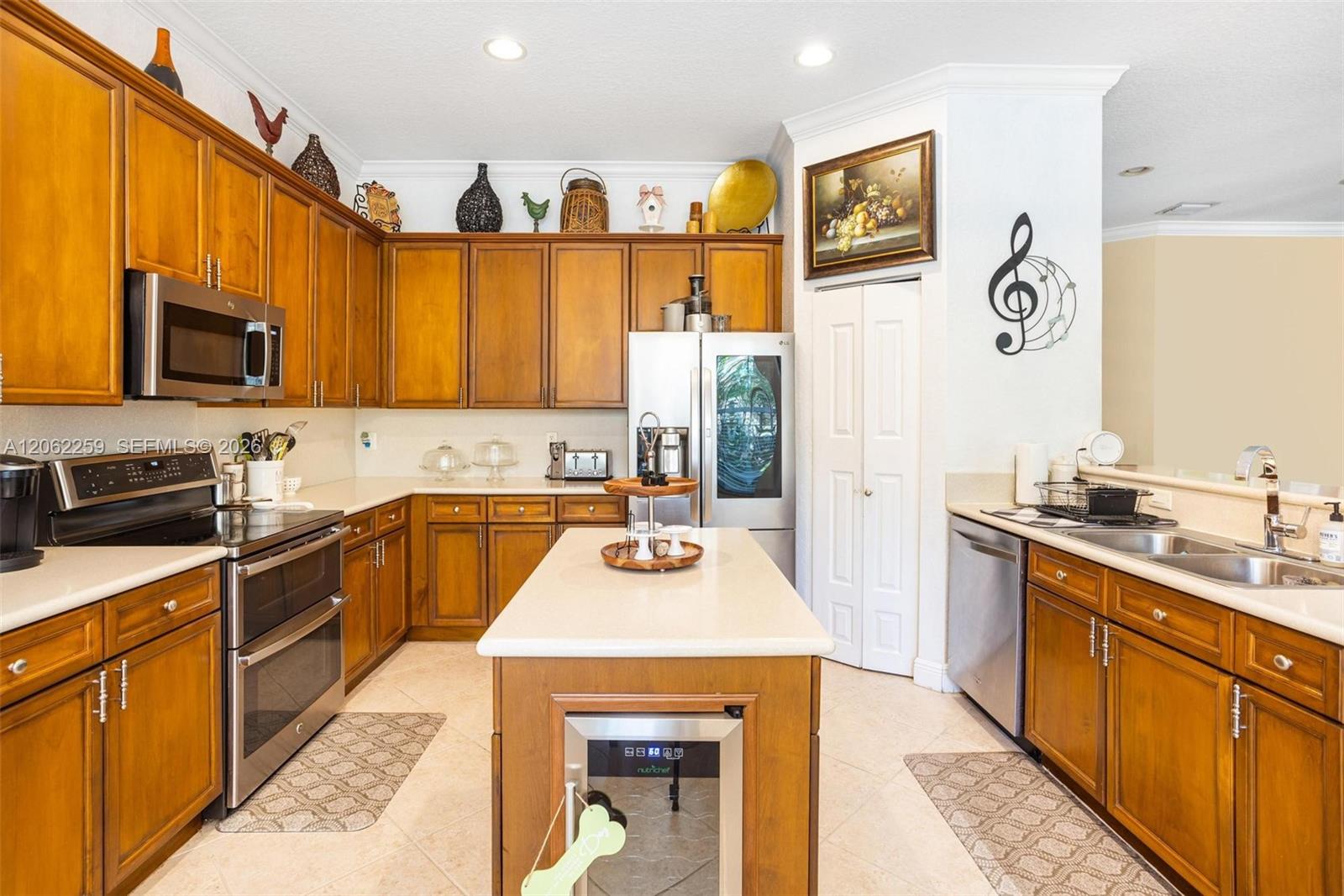 904 6 / 5 4027 sq. ft. $ 2026-07-30 0 foto