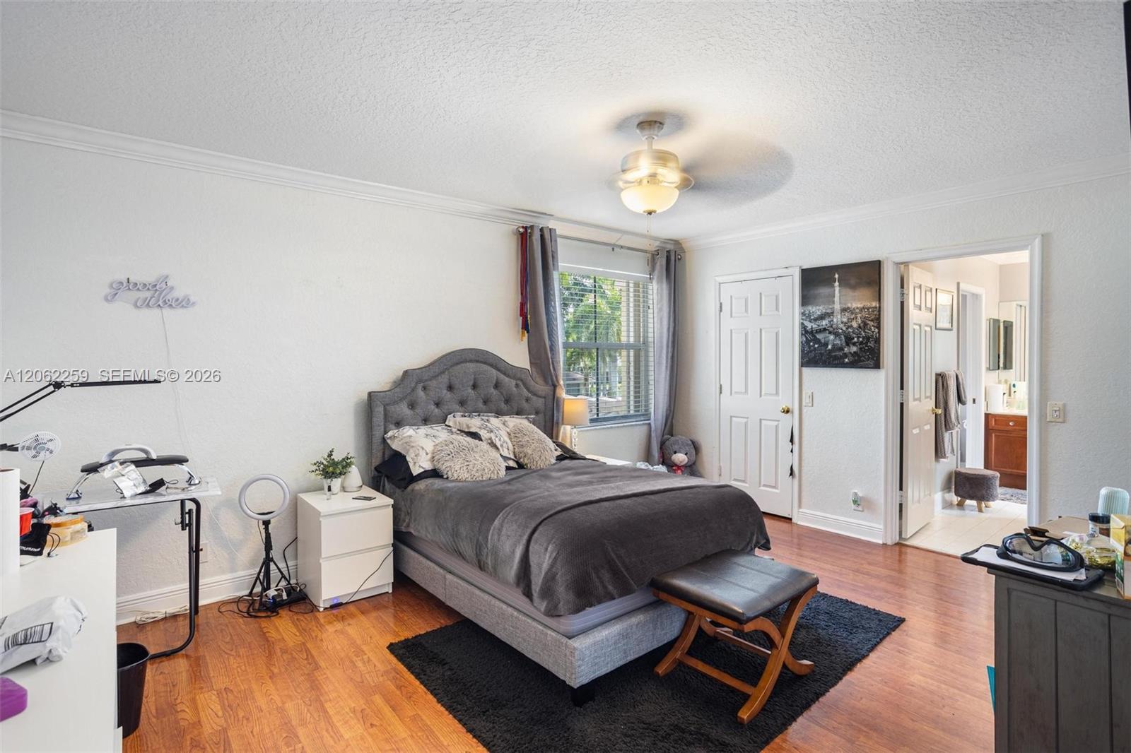 904 6 / 5 4027 sq. ft. $ 2026-07-30 0 foto