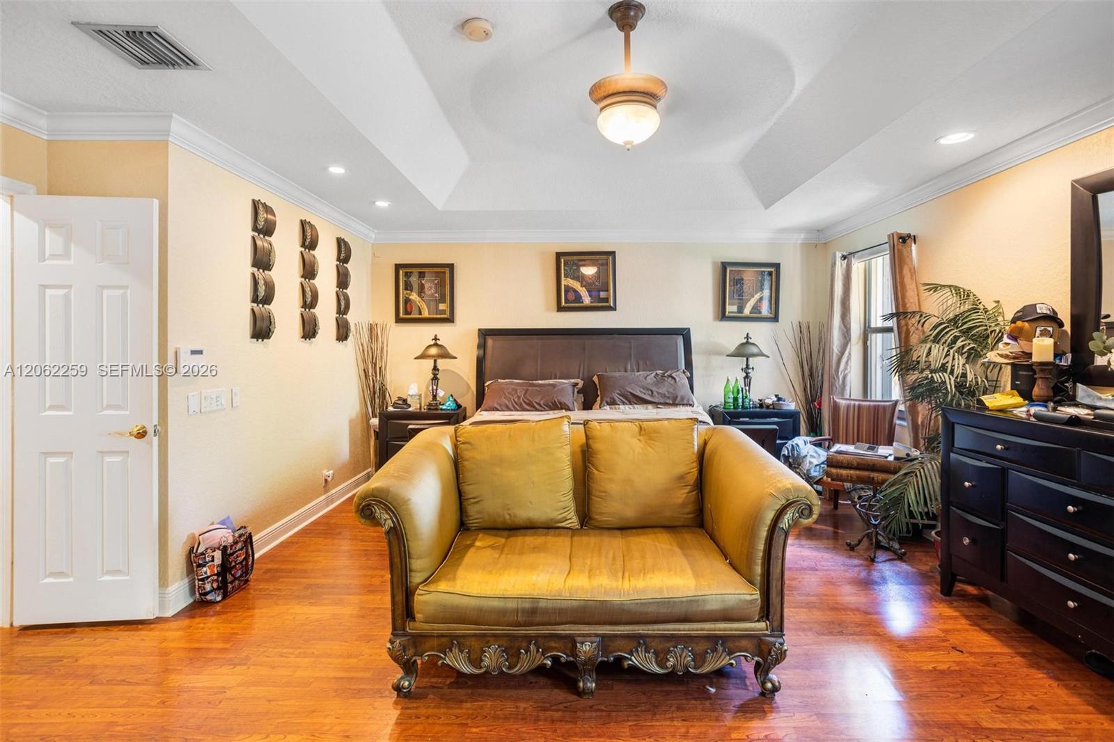 904 6 / 5 4027 sq. ft. $ 2026-07-30 0 foto