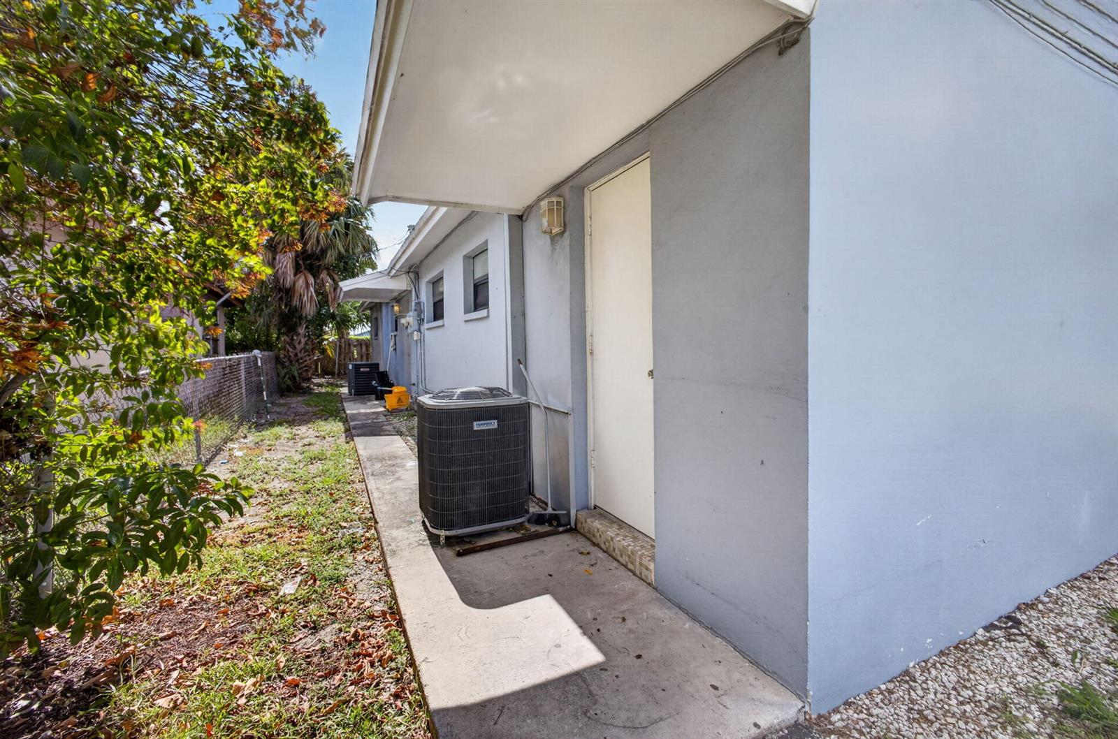 See details / 0 1965 sq. ft. $ 2026-08-03 0 Photo