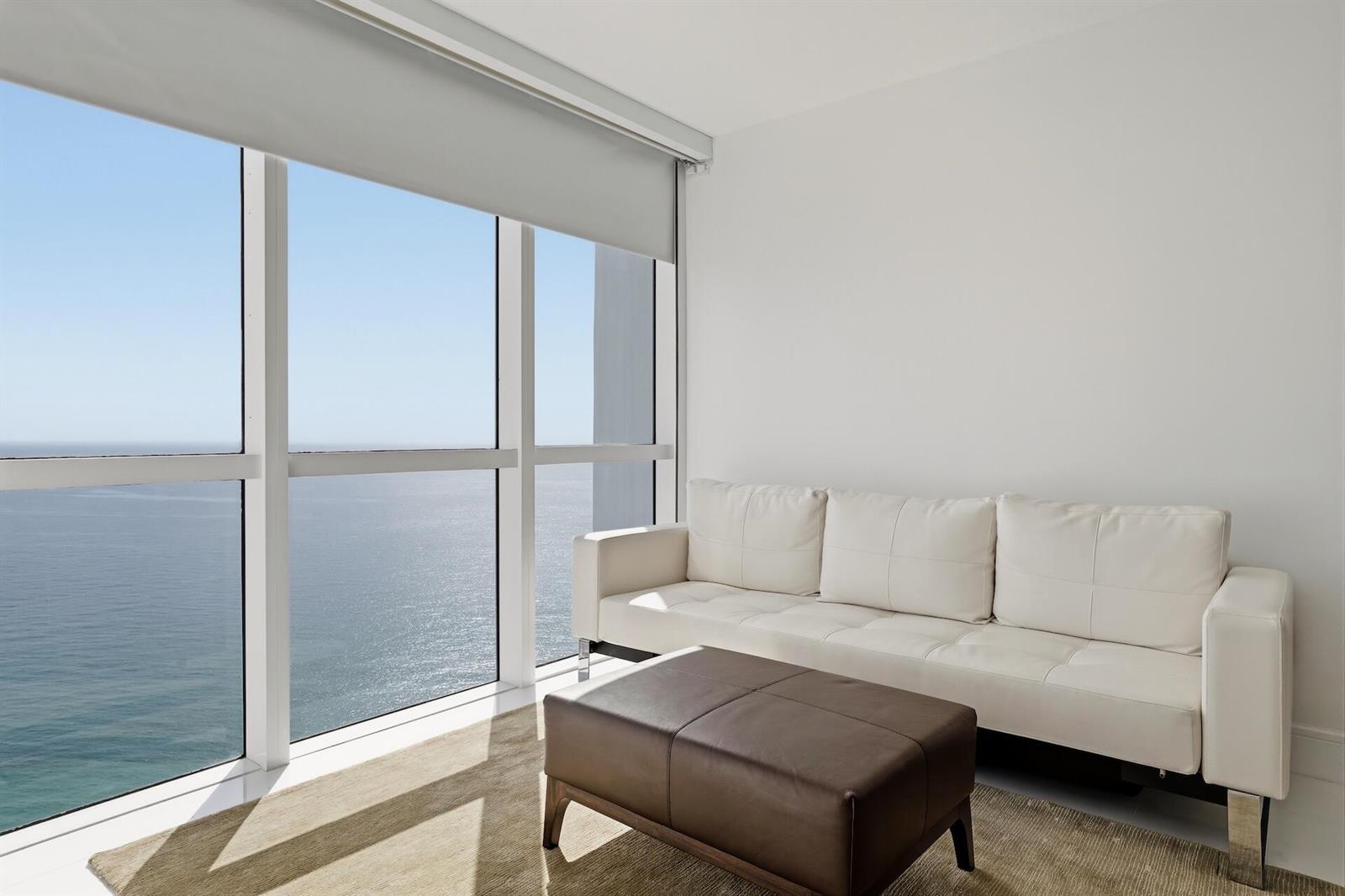 See details PH 5109 3 / 4045 sq. ft. $ 2026-07-31 0 Photo