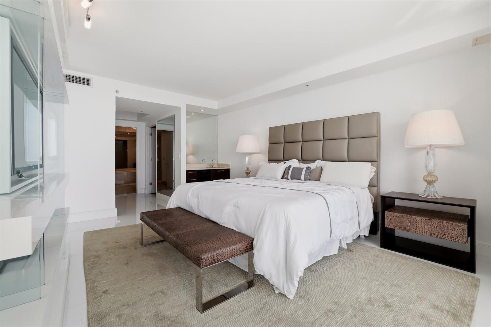 See details PH 5109 3 / 4045 sq. ft. $ 2026-07-31 0 Photo