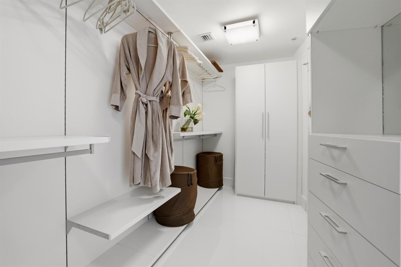 See details PH 5109 3 / 4045 sq. ft. $ 2026-07-31 0 Photo