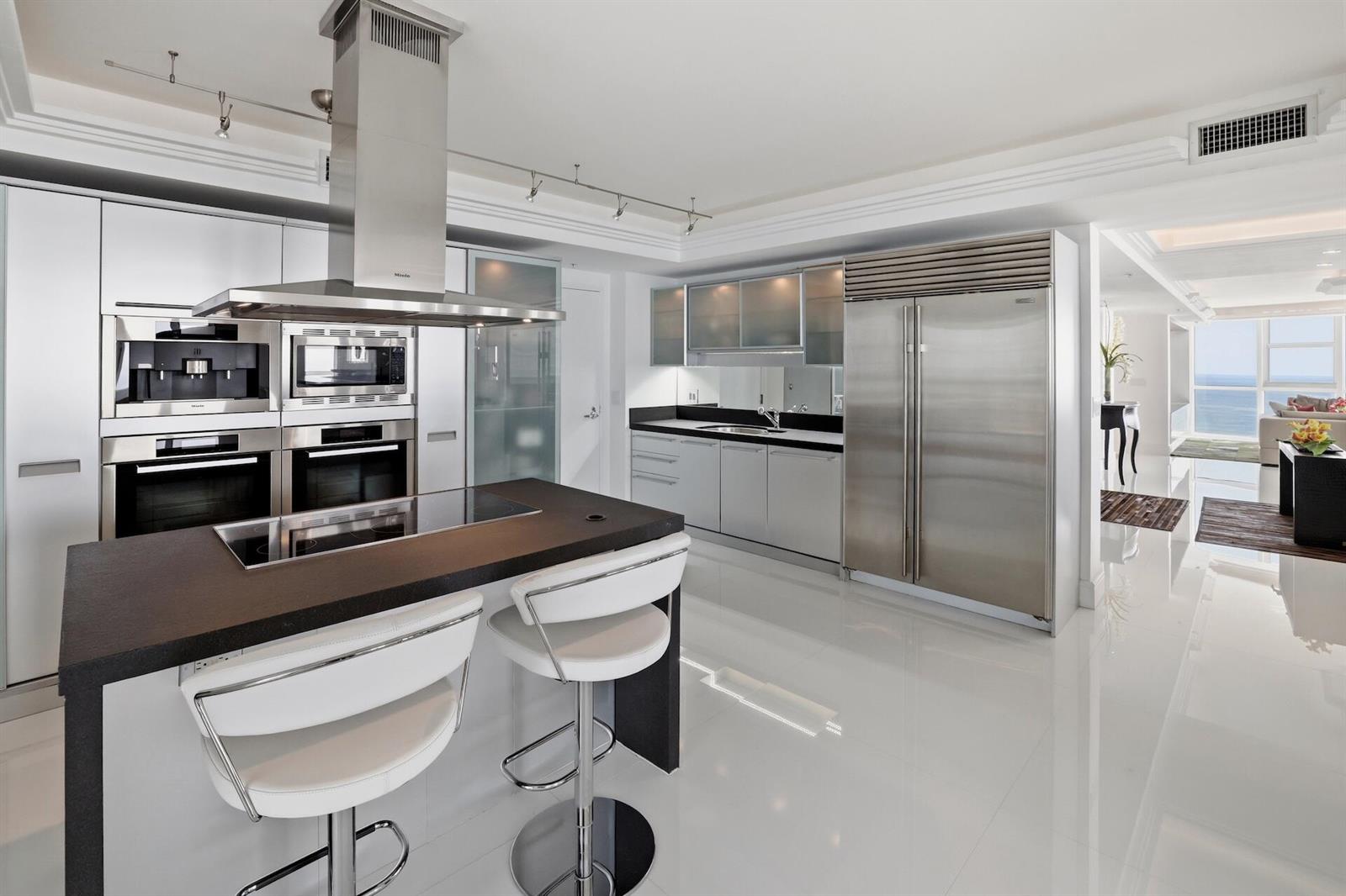 See details PH 5109 3 / 4045 sq. ft. $ 2026-07-31 0 Photo