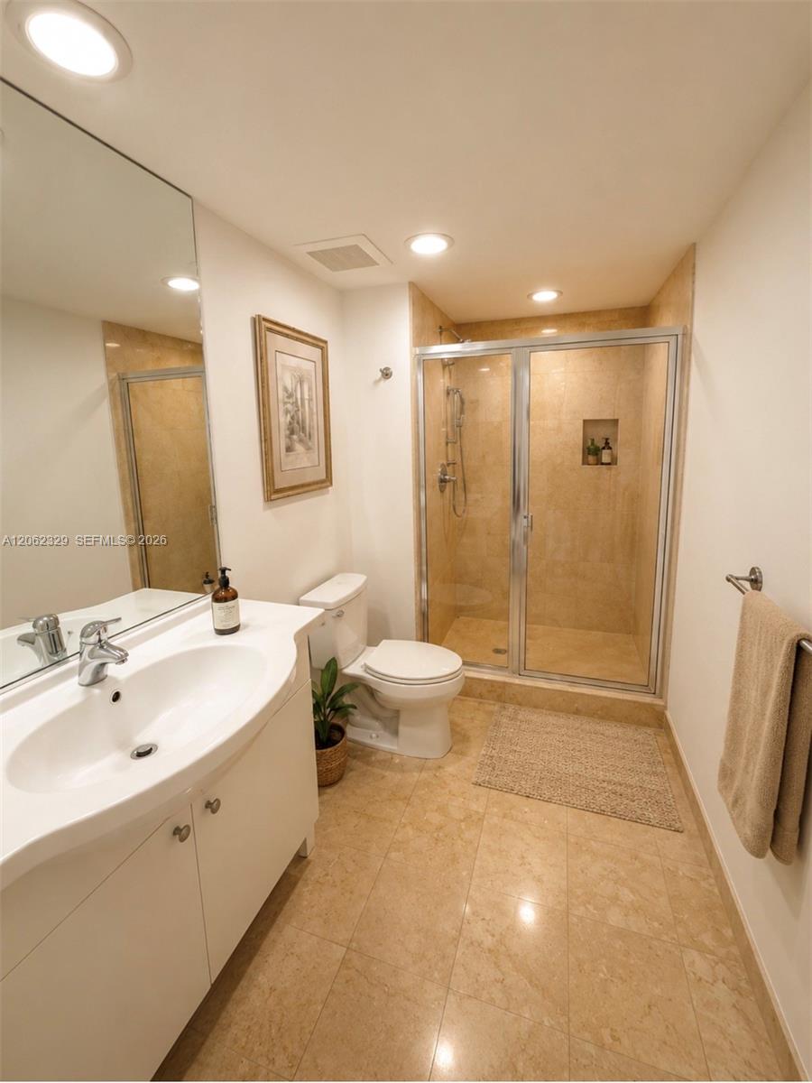 1405 1 / 1 811 sq. ft. $ 2026-07-30 0 Photo