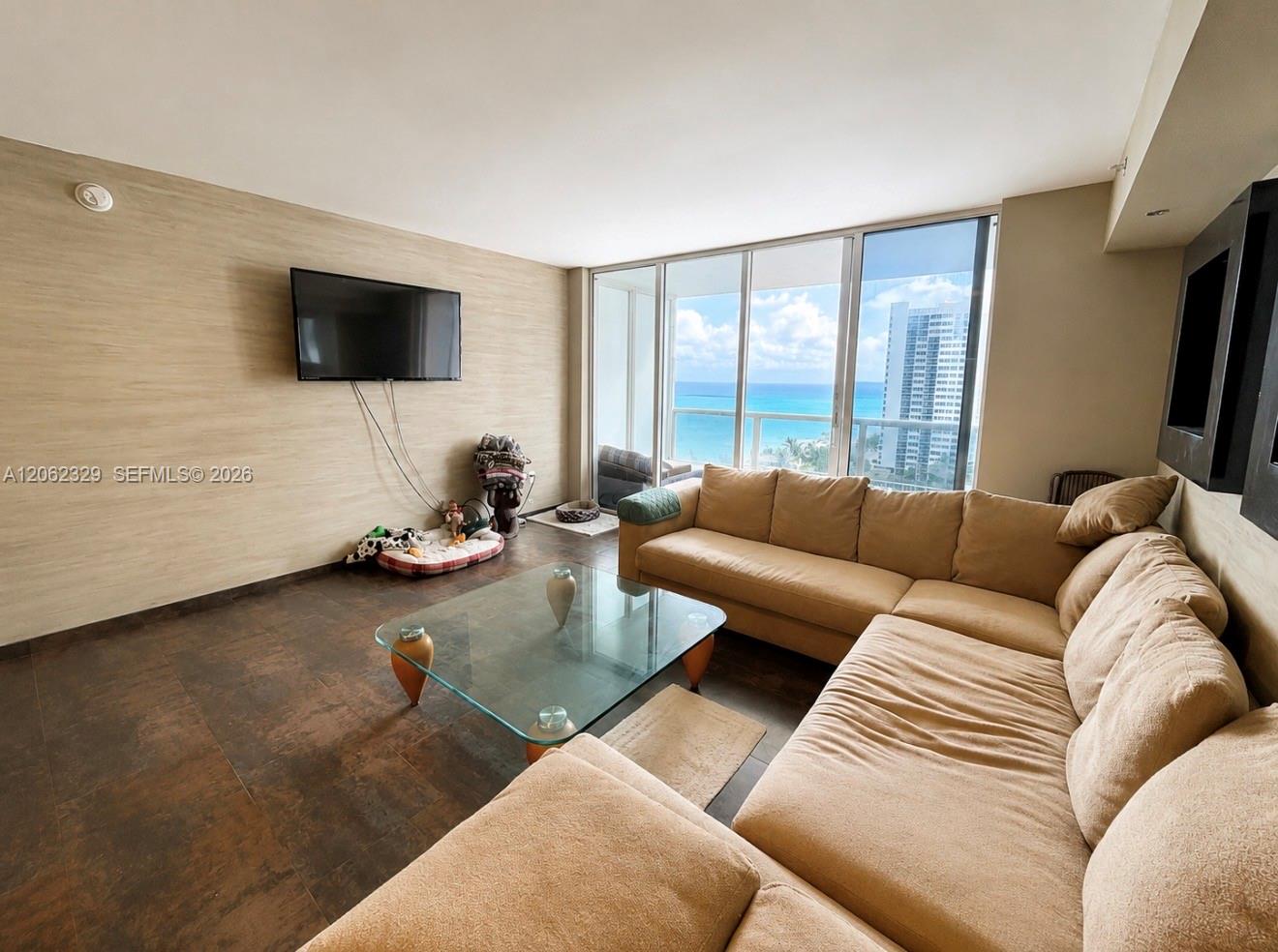 1405 1 / 1 811 sq. ft. $ 2026-07-30 0 Photo