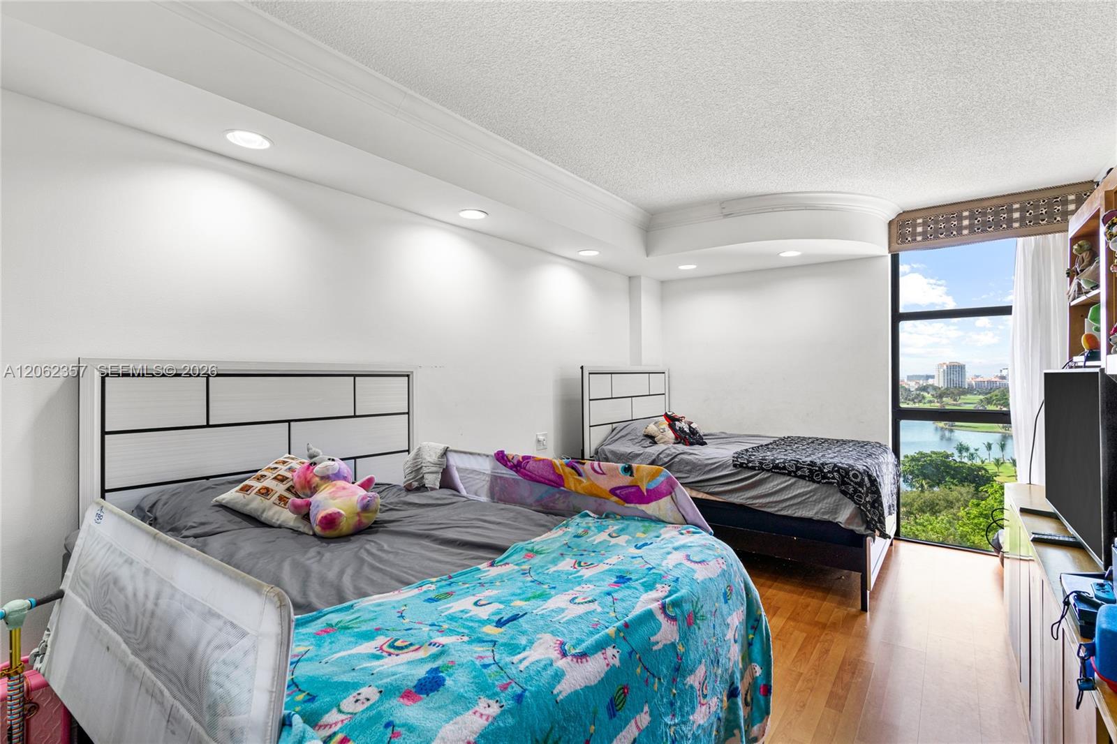 Photo of 20281 Country Club Dr  #909, Aventura, Florida, 33180 - 