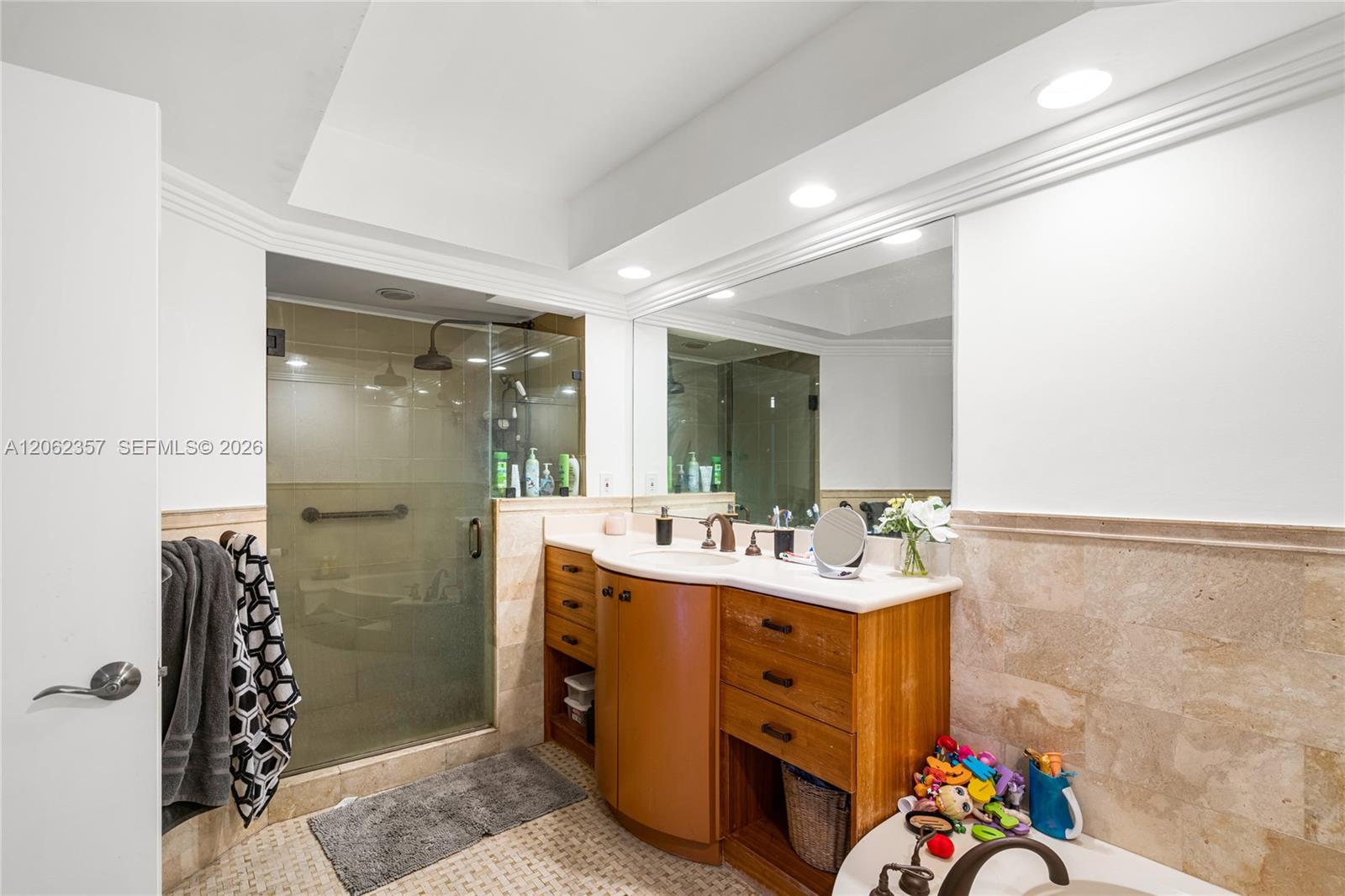 Photo of 20281 Country Club Dr  #909, Aventura, Florida, 33180 - 