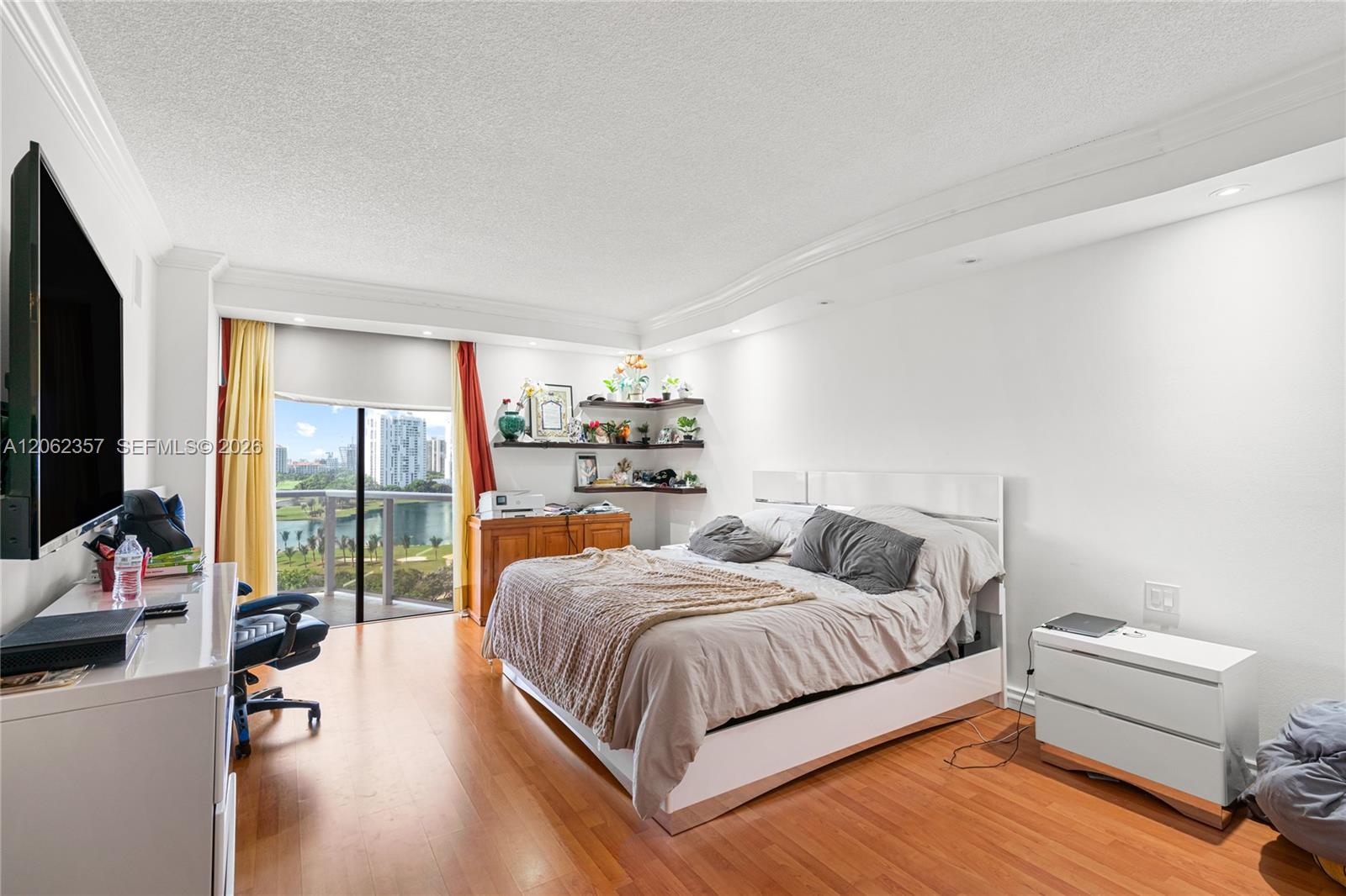 Photo of 20281 Country Club Dr  #909, Aventura, Florida, 33180 - 2nd