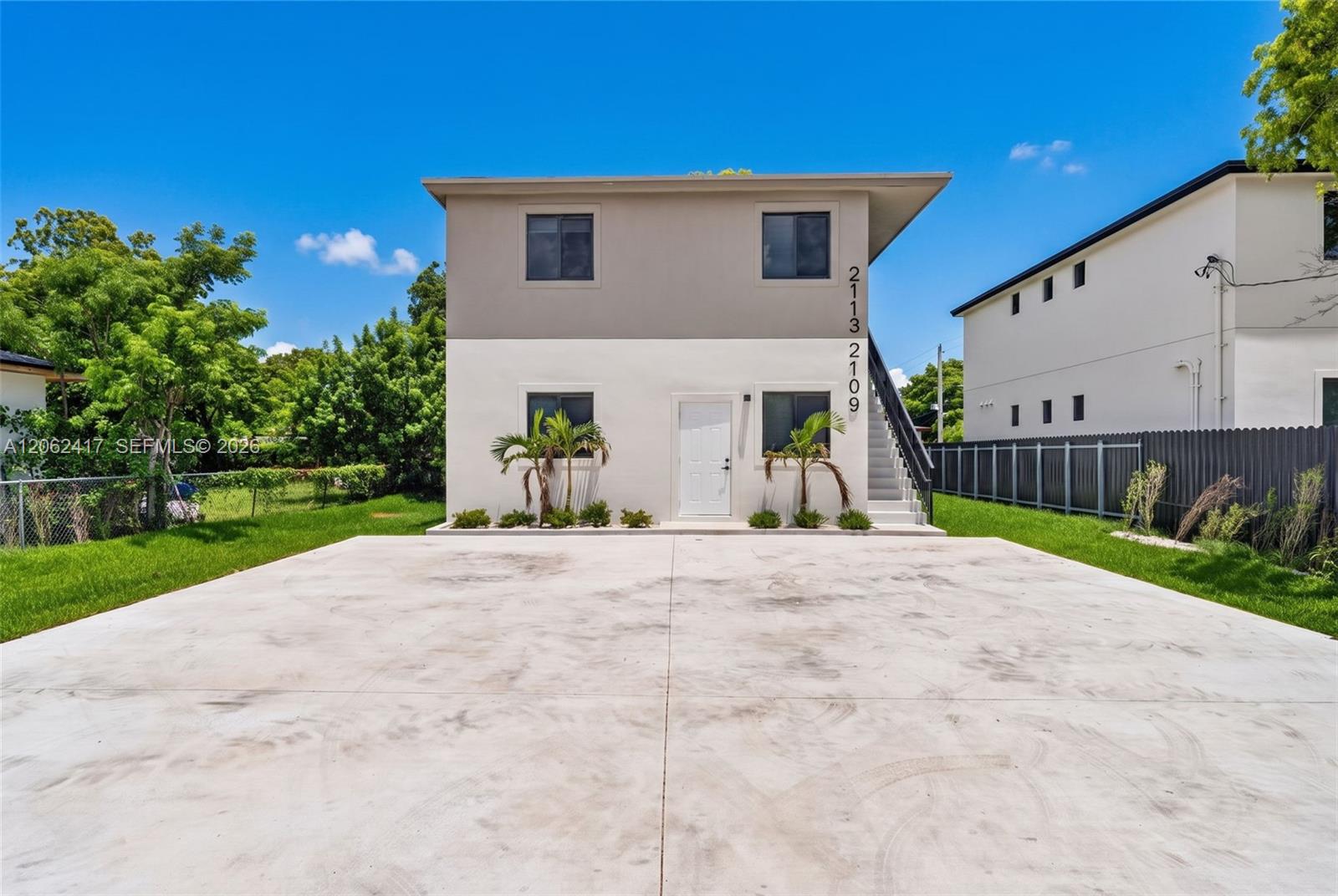   /  2300 sq. ft. $ 2026-07-30 0 foto