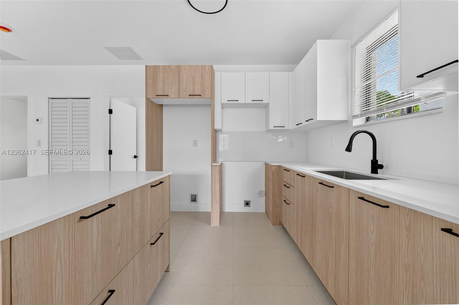   /  2300 sq. ft. $ 2026-07-30 0 foto