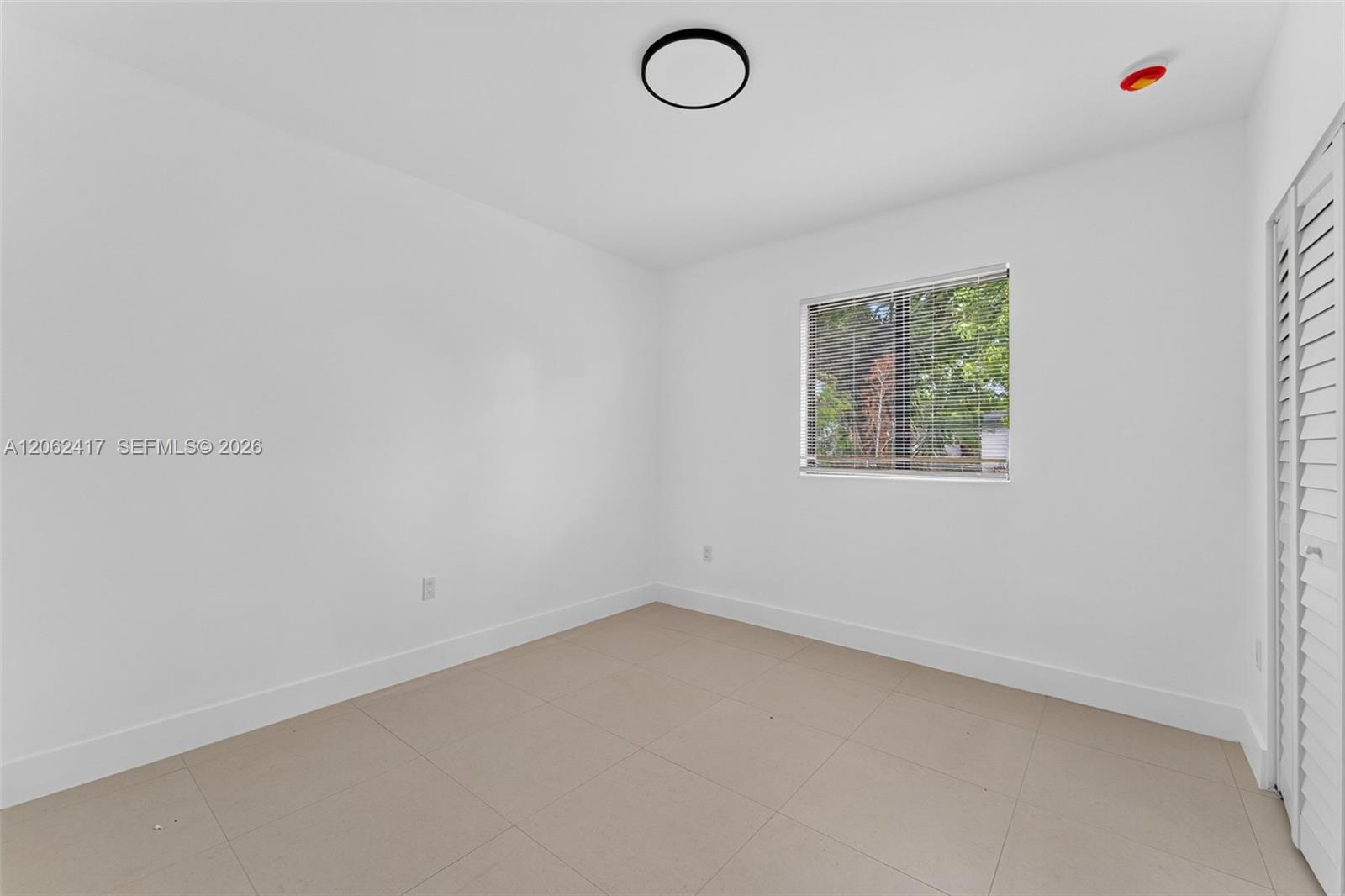   /  2300 sq. ft. $ 2026-07-30 0 foto