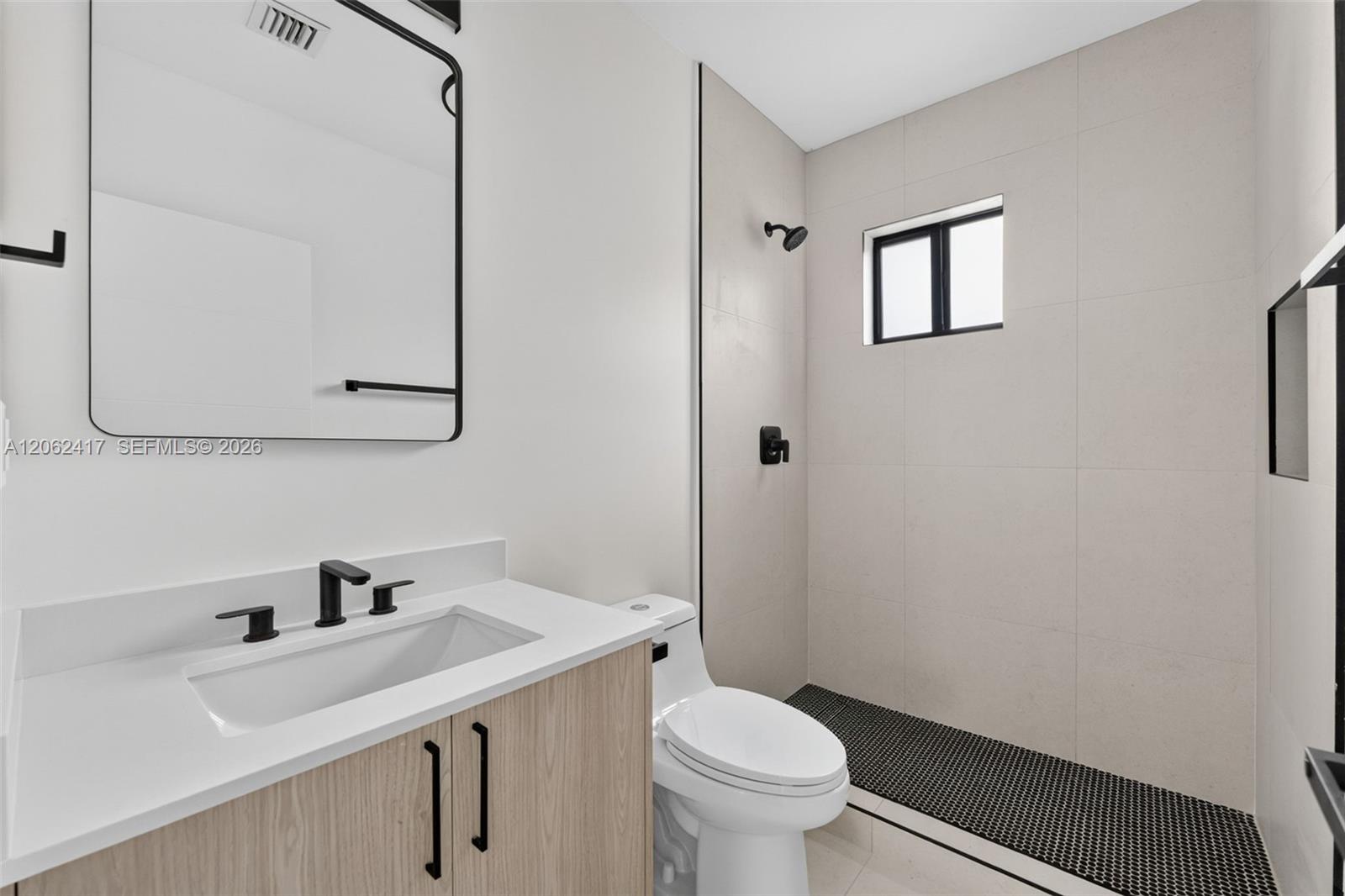   /  2300 sq. ft. $ 2026-07-30 0 foto