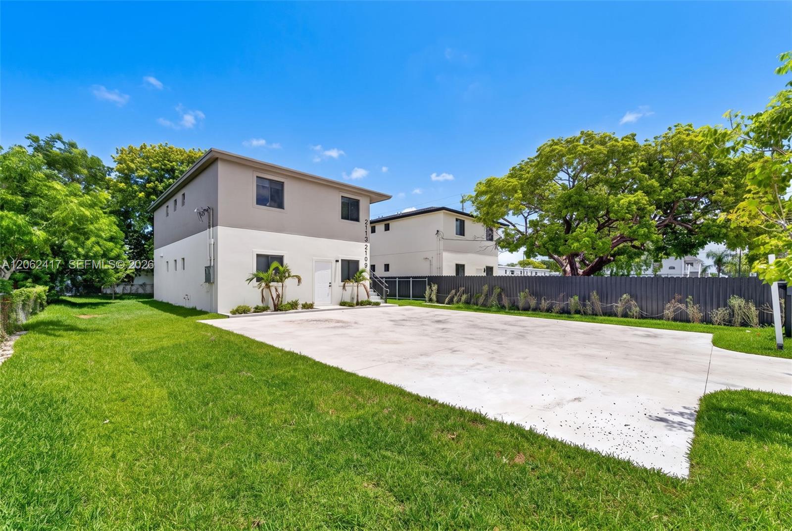  /  2300 sq. ft. $ 2026-07-30 0 foto