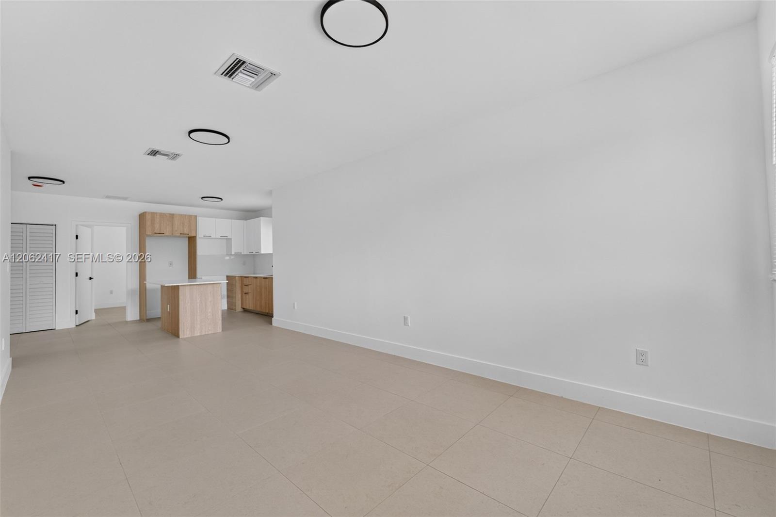   /  2300 sq. ft. $ 2026-07-30 0 foto