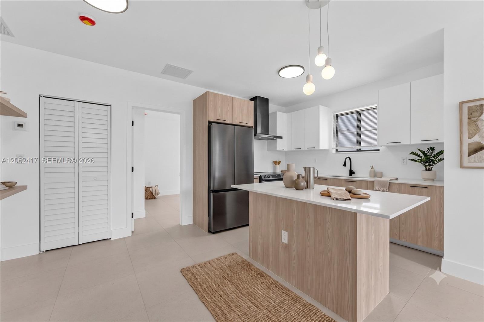   /  2300 sq. ft. $ 2026-07-30 0 foto