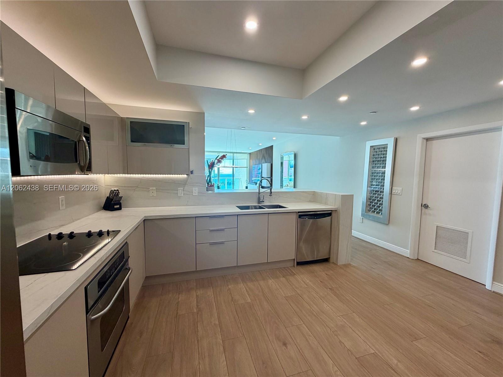 Photo of 3330 190th St  #2711, Aventura, Florida, 33180 - 