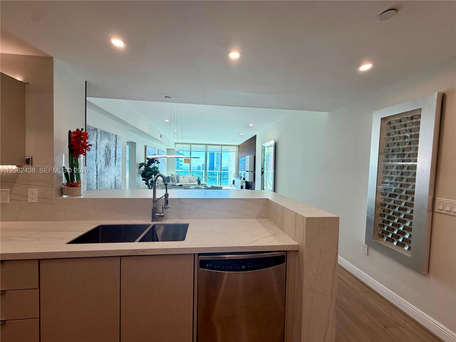 Photo of 3330 190th St  #2711, Aventura, Florida, 33180 - 