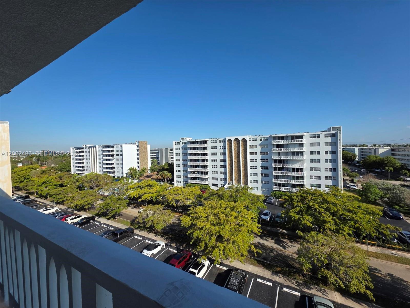 Photo of 319 14th Ave #702, Hallandale Beach, Florida, 33009 -