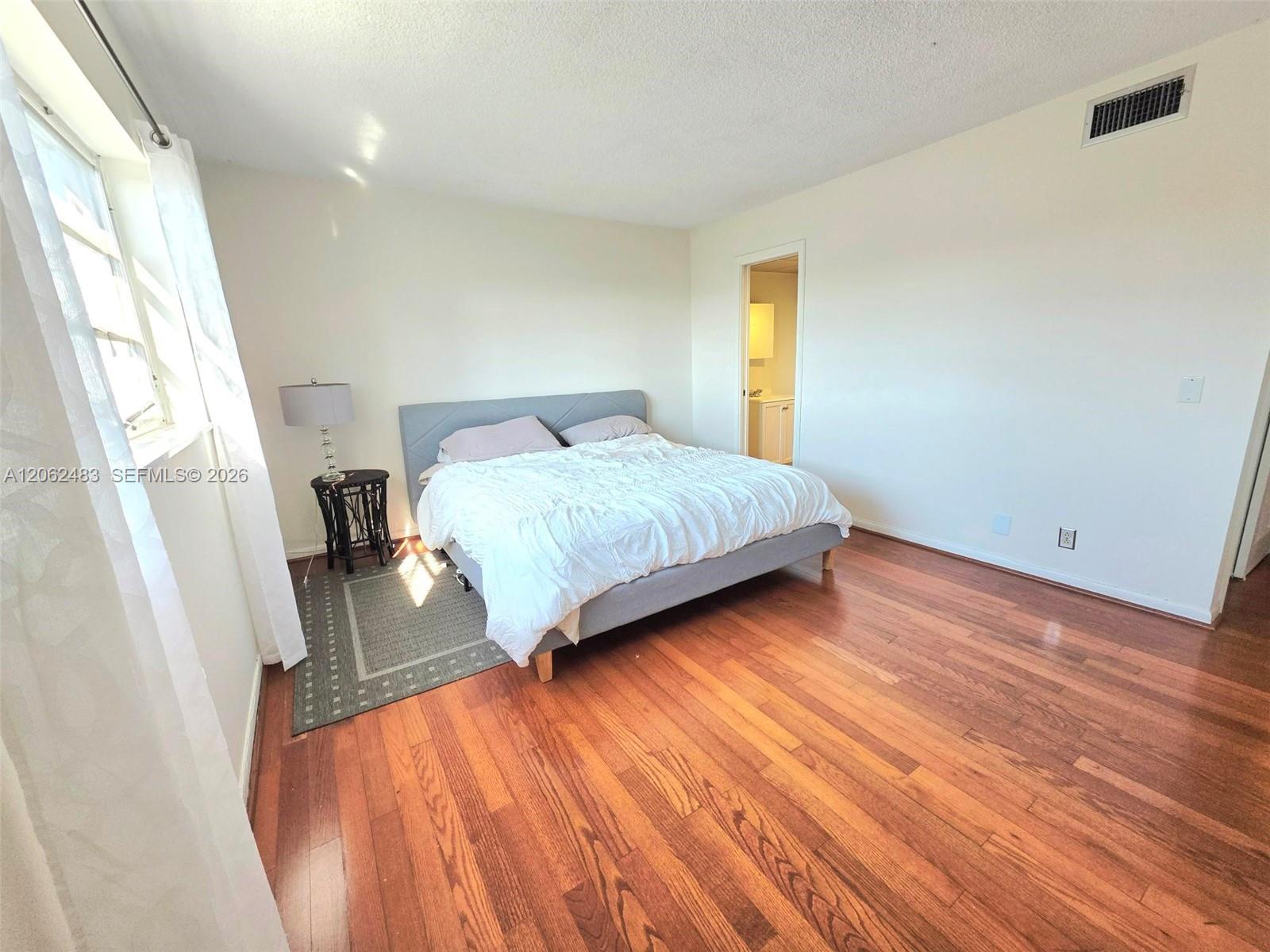 Photo of 319 14th Ave #702, Hallandale Beach, Florida, 33009 -