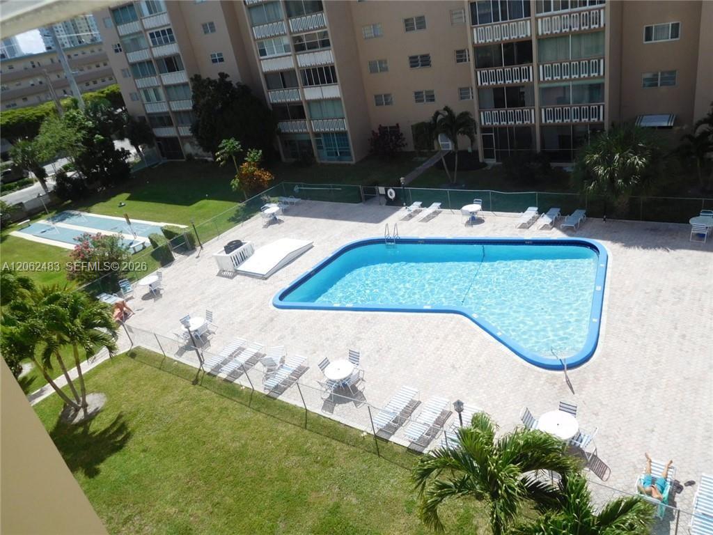 Photo of 319 14th Ave #702, Hallandale Beach, Florida, 33009 -
