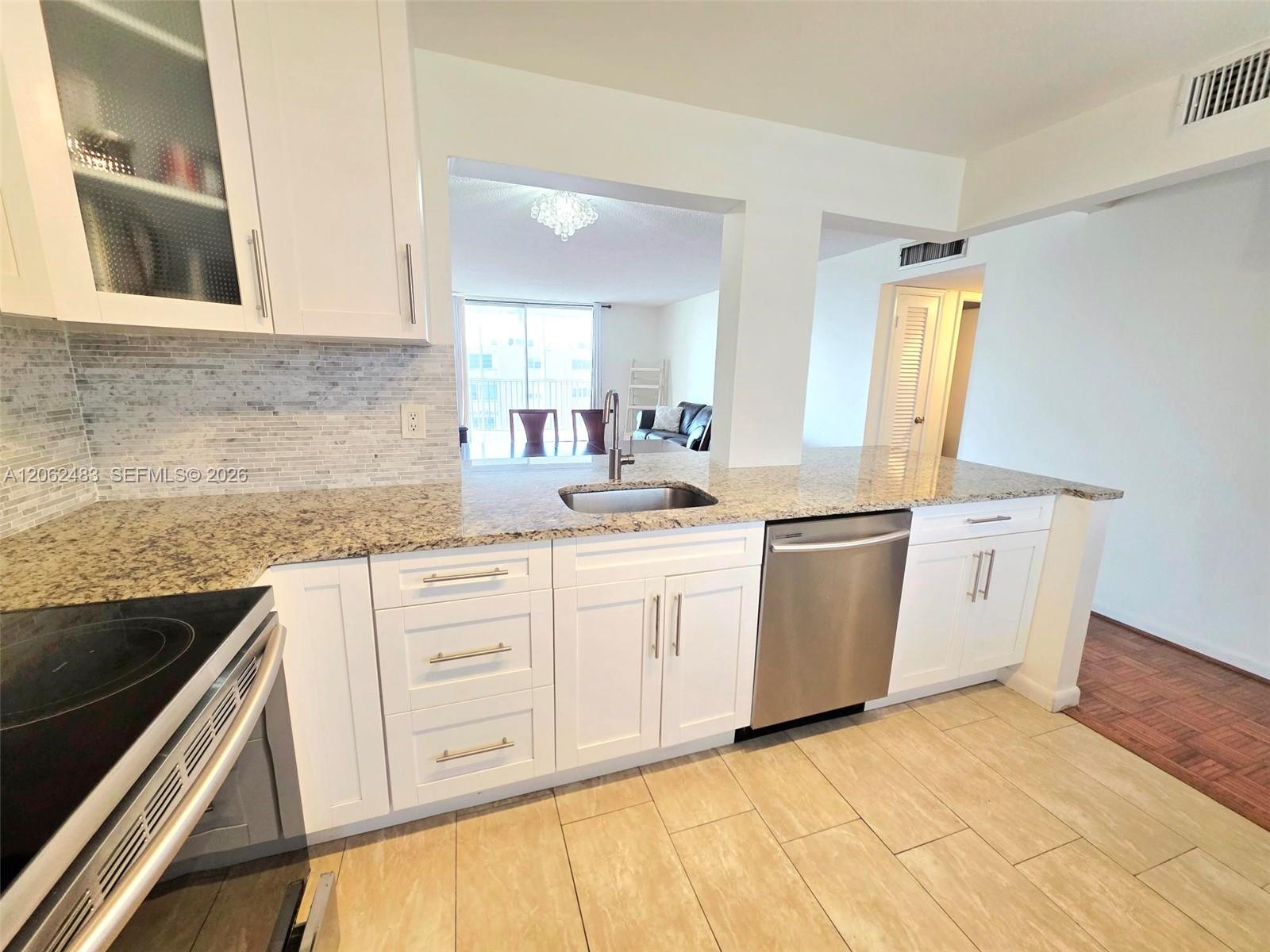 Photo of 319 14th Ave #702, Hallandale Beach, Florida, 33009 -