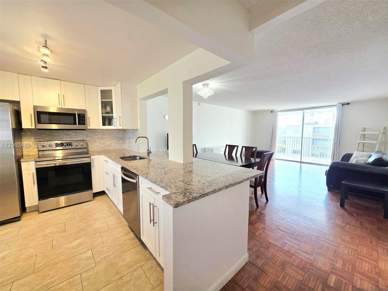 Photo of 319 14th Ave #702, Hallandale Beach, Florida, 33009 -
