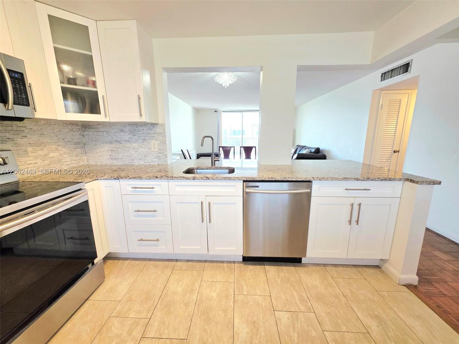 Photo of 319 14th Ave #702, Hallandale Beach, Florida, 33009 -