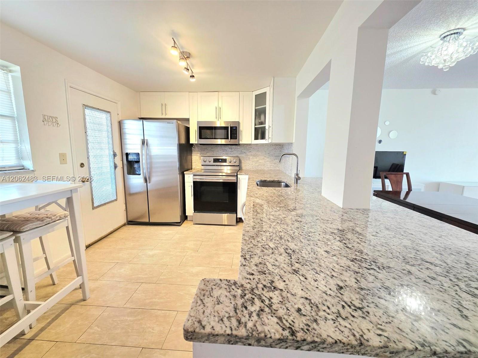 Photo of 319 14th Ave #702, Hallandale Beach, Florida, 33009 -