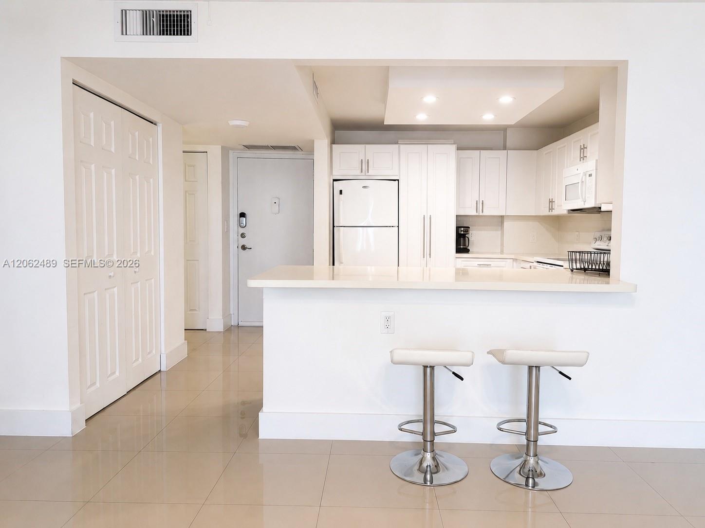 Photo of 1865 Ocean Dr  #8I, Hallandale Beach, Florida, 33009 - 