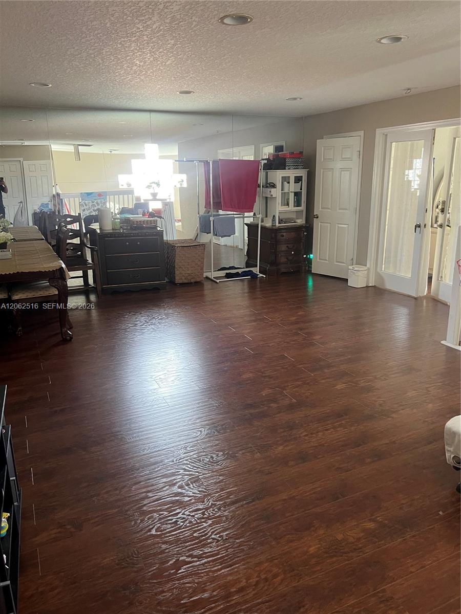 See details 5291 5 / 4 3290 sq. ft. $ 2026-07-30 0 Photo