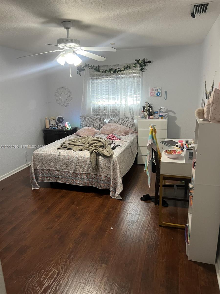 See details 5291 5 / 4 3290 sq. ft. $ 2026-07-30 0 Photo
